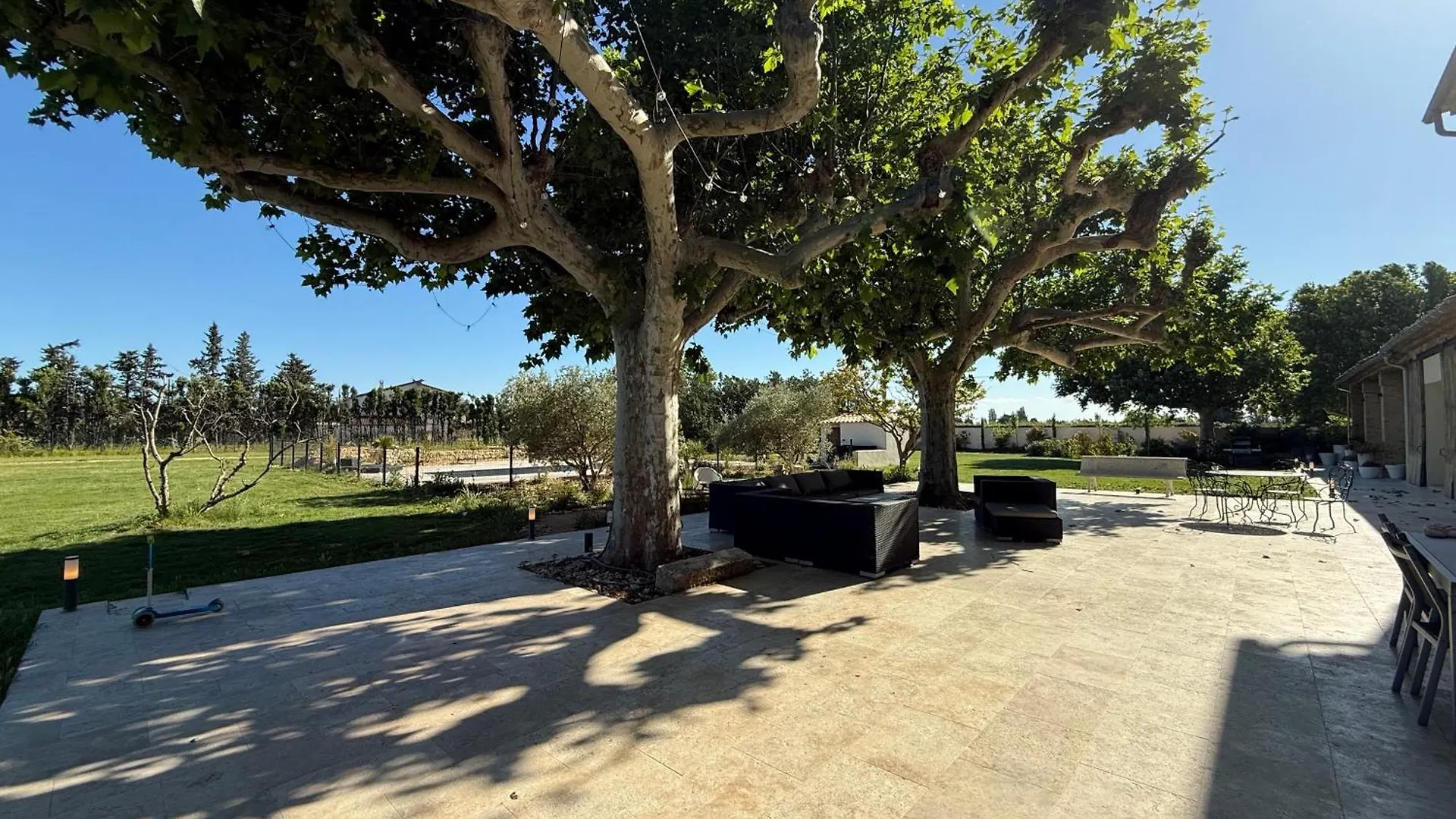 Le Mas Des Platanes-Piscine-Gite-Clim-Parking Monteux Βίλα